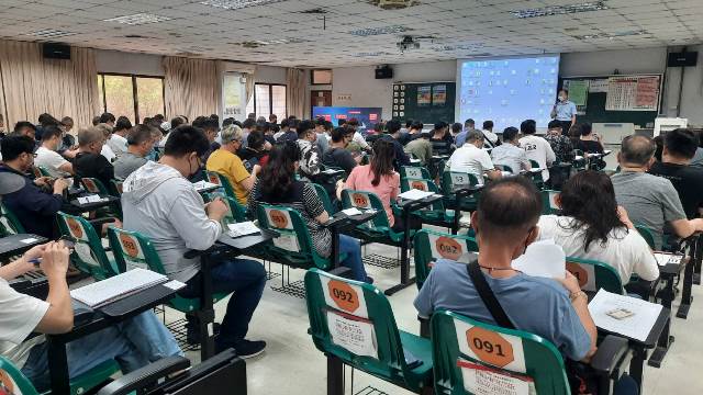 小黃TAXI司機執業登記證報考夯臺南市7月起每月提供120個報考名額