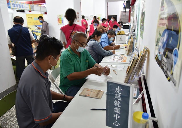 通傳_此次徵才整體平均薪資達34K，吸引不少民眾求職。