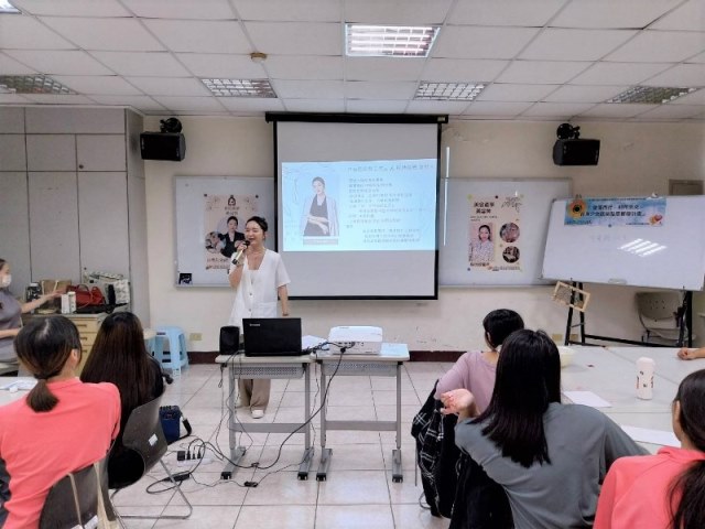 通傳：安置在社福機構的非行少女，透過勞動部公益彩券回饋金加強推動弱勢青少年就業準備計畫，參加職涯探索工作坊、職場達人分享及職場參訪等團體課程，協助她們走回人生正軌。-1