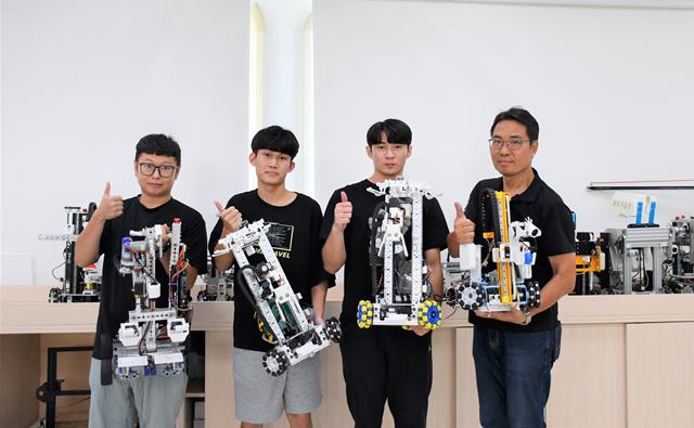 2023亞洲技能競賽 南分署機器人組合住校練習拚奪金
