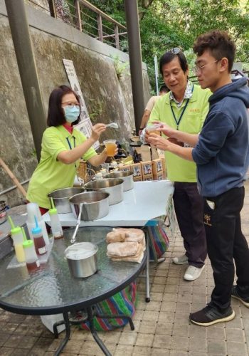 通稿-林淑菁左成功中高齡再就業，勉勵民眾只要肯做就會有收穫！