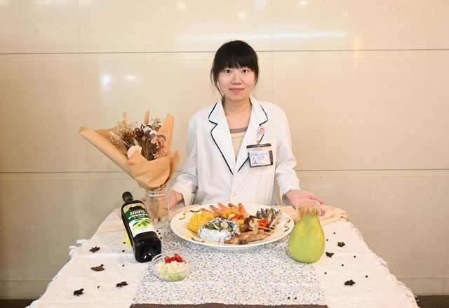 安南醫院臨床營養科營養師藍采妮推薦，今年中秋試試健康不失美味的「地中海型烤肉拼盤」
