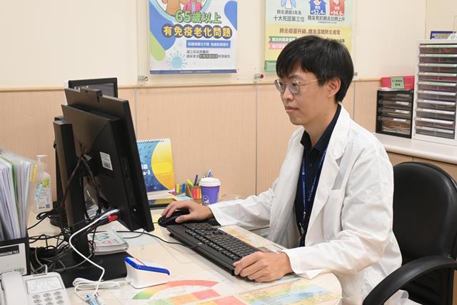 顏廷旭醫師指出，三酸甘油脂的升高通常與飲食不當、肥胖及糖尿病等因素相關，危險性不容忽視