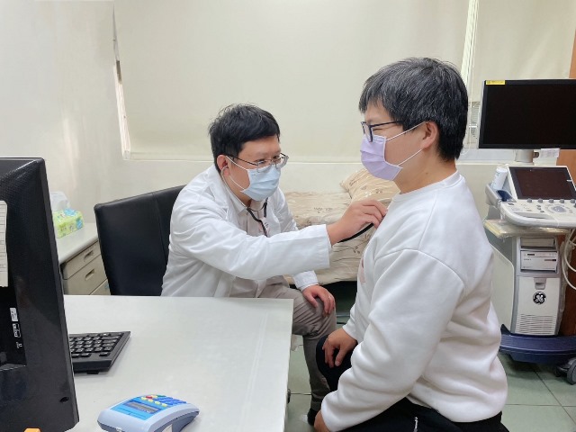 天氣轉冷，胸腔病院郭弘誼醫師提醒呼吸道保護不可忽視