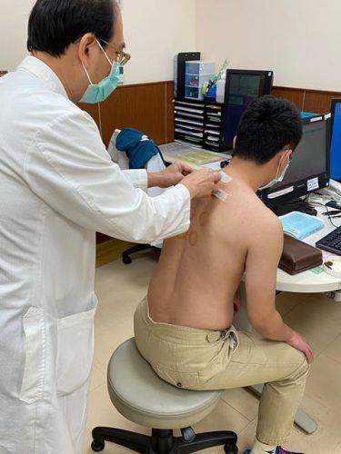 安南醫院中醫部三九貼執行期間為今年12月30日至明年1月24日，不只趨除寒邪，還能提高身體抗病力