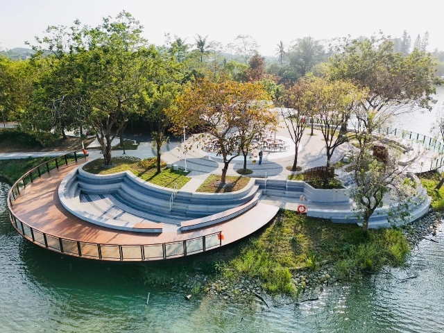 三粒亭湖濱美景