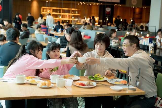 「甘粹餐廳」母親節推出全自助餐，成人每位1,180元、孩童美味520元(需另加10%服務費)