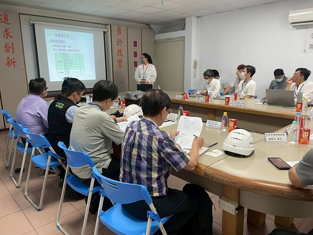 LINE_ALBUM_1140509高風險事業輔導（統一企業冰品廠、受興鋁業）_250509_1