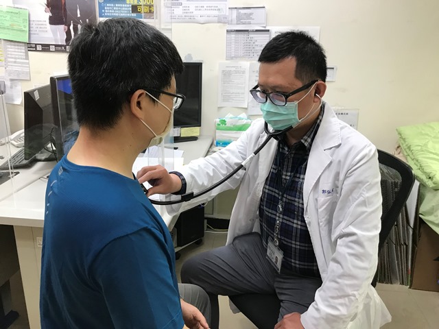 附件2-胸腔病院郭弘誼醫師為新冠患者診療