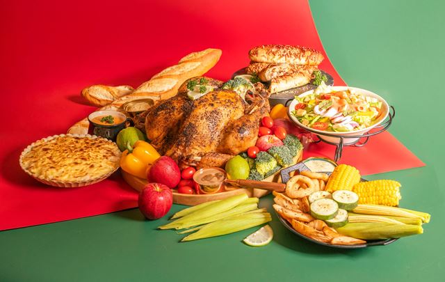 台南大飯店聖誕派對餐，６公斤烤雞霸氣上桌，奢華又澎派！