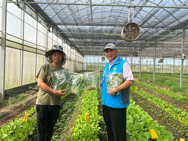 賴分署長明揚與許嘉倫合照